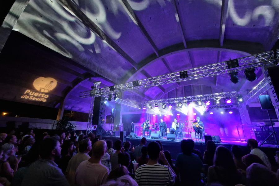 El Puerto de Sevilla abre por primera vez los Tinglados a la ciudad con un concierto de música