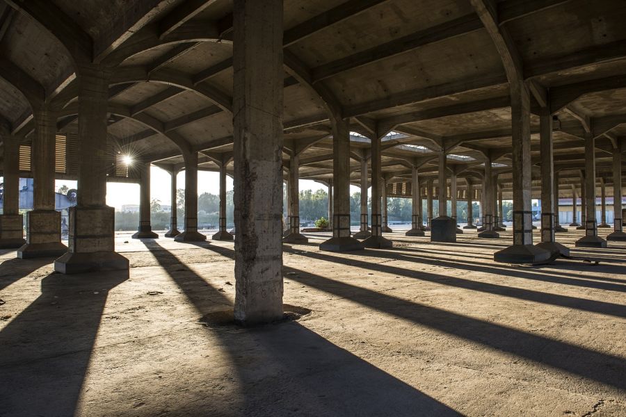 Los tinglados del Puerto de Sevilla se convierten en escenario Bienal para mostrar los cantes de ida y vuelta