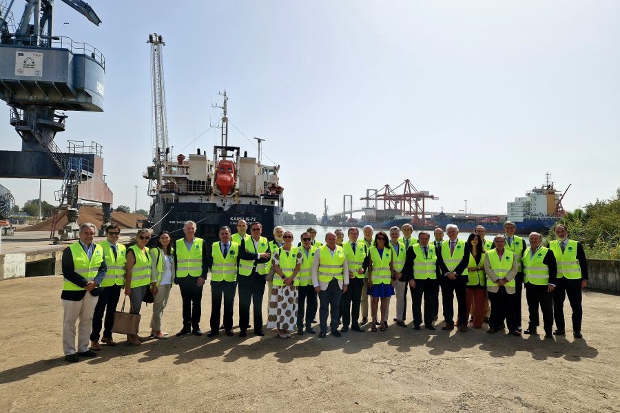 La Autoridad Portuaria de Sevilla presenta a la Asociación Española de Directivos los proyectos estratégicos del Puerto