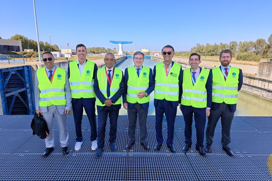 El Puerto de Sevilla recibe la visita de una delegación de Marruecos encabezada por Tánger Med Zones