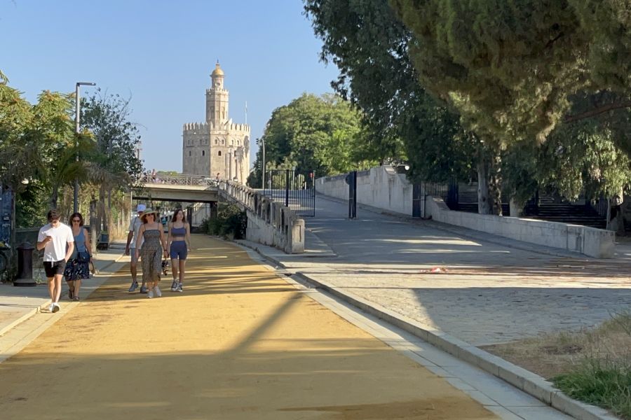 La Autoridad Portuaria de Sevilla mejora el albero del Muelle de Nueva York