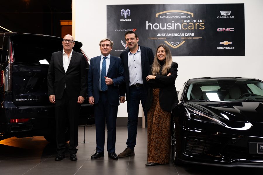 Abre en el Puerto de Sevilla el concesionario de coches americanos del Grupo housin