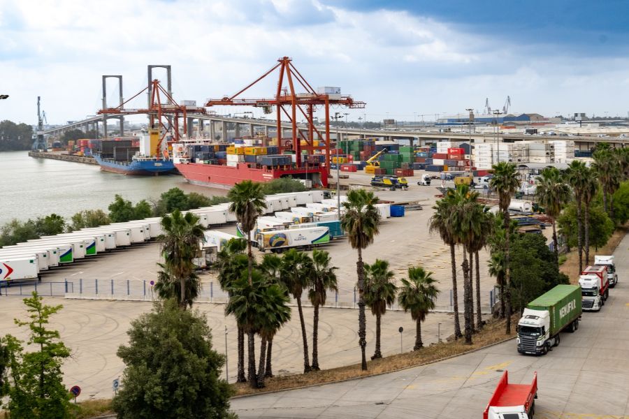 El Puerto de Sevilla refuerza su potencial logístico con la prórroga de las concesiones de la ZAL