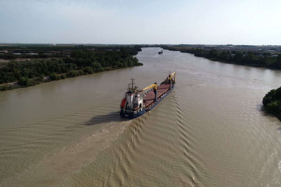 La Autoridad Portuaria de Sevilla inicia el dragado de mantenimiento