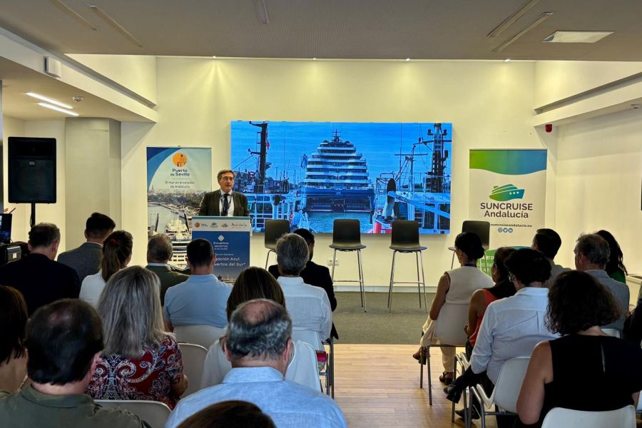 El sector marítimo andaluz mira al futuro desde el Puerto de Sevilla: sostenibilidad, destino y experiencia del crucerista