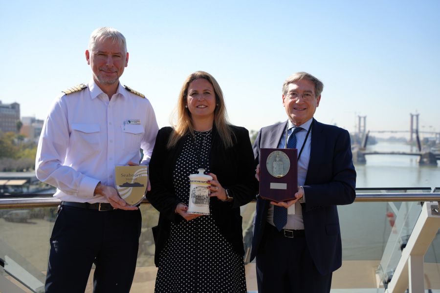 El Puerto de Sevilla recibe por primera vez al crucero de expedición Seabourn Venture