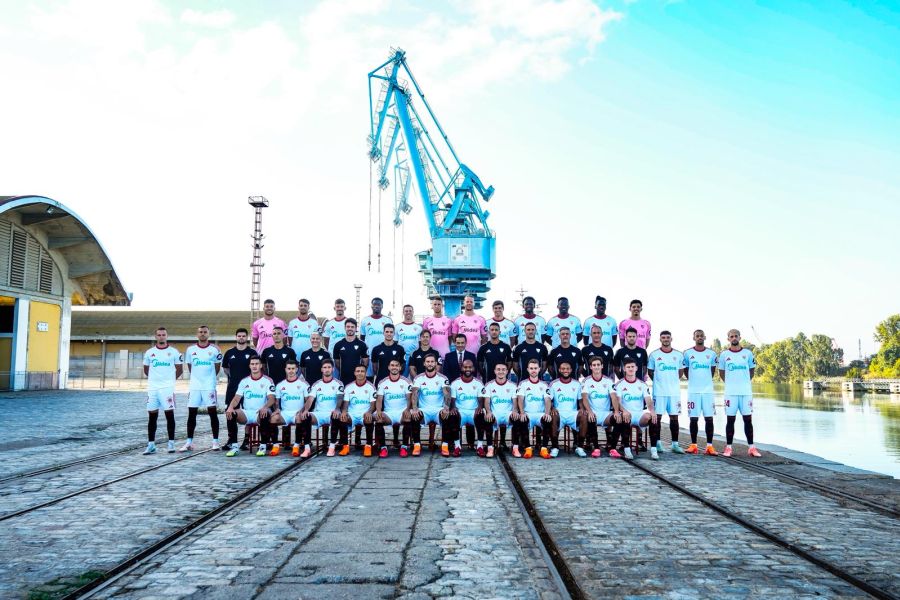 El Puerto de Sevilla, escenario de la fotografía oficial de la temporada 25/26 del Sevilla FC