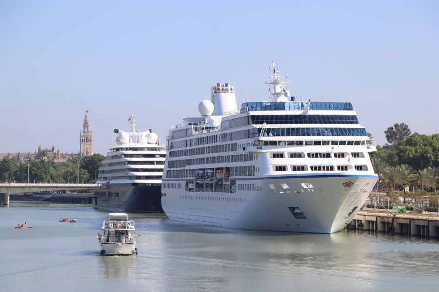 El Puerto de Sevilla refuerza su oferta al crucero con el atractivo único de navegar por el Guadalquivir