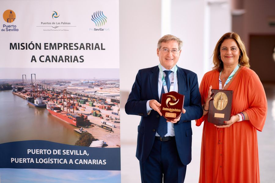 El Puerto de Sevilla y una treintena de empresarios fortalecen sus relaciones comerciales con el hub de Las Palmas
