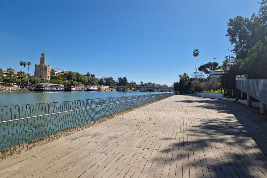 La Autoridad Portuaria de Sevilla aprueba la instalación del centro de H2B2 para la fabricación de electrolizadores de hidrógeno