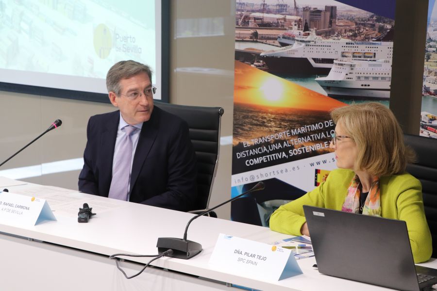 El Puerto de Sevilla aborda los beneficios ambientales y logísticos del transporte marítimo de corta distancia
